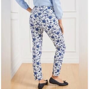 Talbots Chatham Ankle Pants in Vibrant Floral Blue Size 8